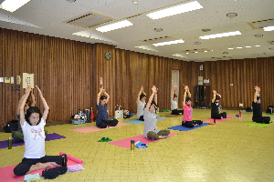20120621yoga_02.png